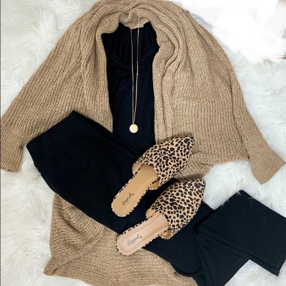 Meet your Posher, Becca - Picture 4 of 8